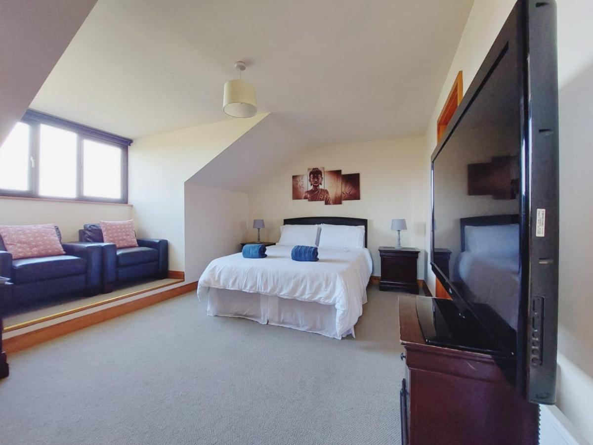 Private Accommodation In House Close To Galway City Bagian luar foto